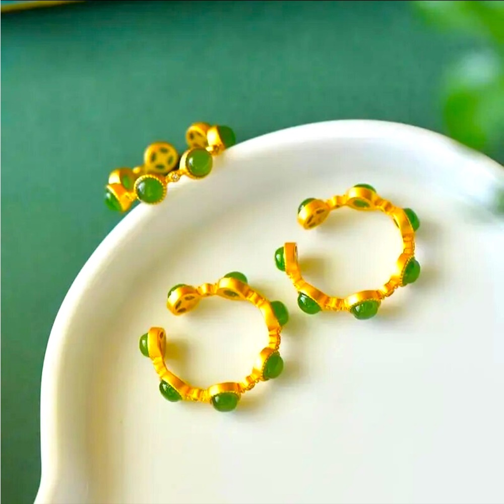 Craftsmanship by Yang!!! Calcedony green jasper ring. Silver plated.